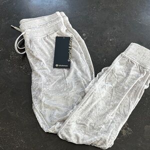 BNWT READY TO CRUSH JOGGER  LIMITED EDITION SZ 6